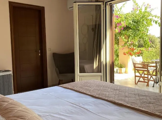 Дом отдыха House With Garden In - 10' From Center *