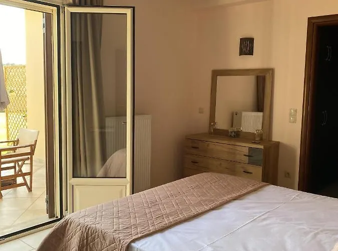 House With Garden In - 10' From Center Ператата