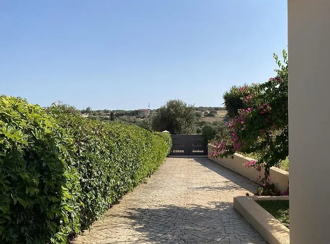 House With Garden In - 10' From Center * Ператата