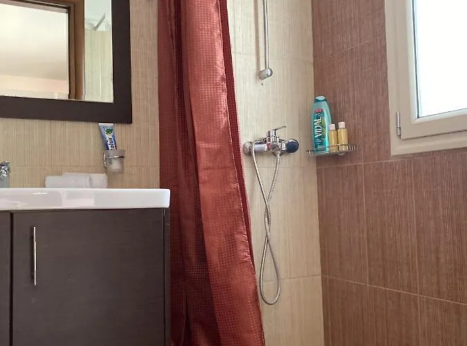 House With Garden In - 10' From Center * Ператата