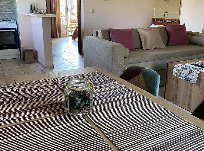 House With Garden In - 10' From Center * Ператата