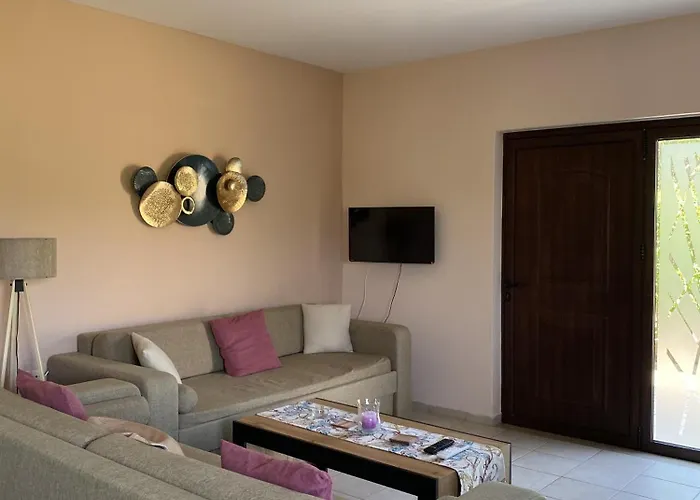 Дом отдыха House With Garden In - 10' From Center