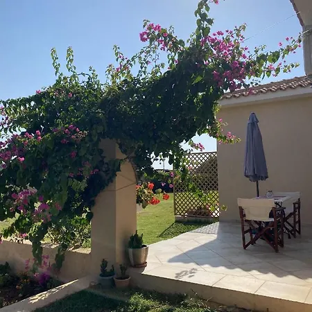 Сasa de vacaciones House With Garden In - 10' From Center *